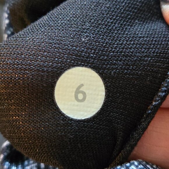 Lululemon Energy Bra - 6 - Picture 6 of 6